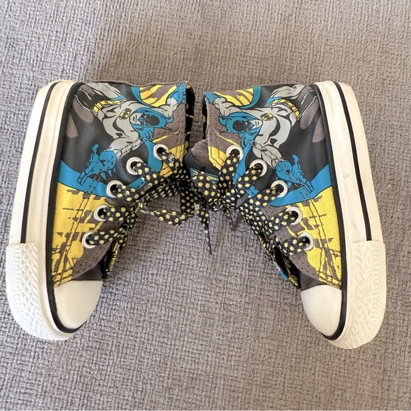 Converse Babies Batman Chuck Taylor All Star High Top Sneakers Black Yellow Sz 4 - Picture 5 of 9